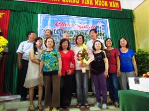 LÊ THÂN HỒNG KHANH VÀ NHỮNG ĐÓA HOA VĂN CHƯƠNG TRÊN “ KHU VƯỜN” TPH.VL. LÊ THÂN HỒNG KHANH VÀ NHỮNG ĐÓA HOA VĂN CHƯƠNG TRÊN “ KHU VƯỜN” TPH.VL.