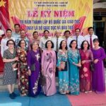 HỒNG HOA DỰ KHAI GIẢNG NĂM HOC MỚI HỒNG HOA DỰ KHAI GIẢNG NĂM HOC MỚI