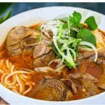 NẤU BÚN BÒ HUẾ TẠI NHÀ NẤU BÚN BÒ HUẾ TẠI NHÀ
