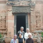 ĐƯỜNG VỀ TÂY. . . .